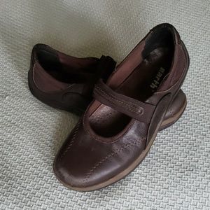 Earth Brown leather Mary Jane shoes (Sz 7)